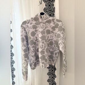 Calia by Carrie Underwood Floral Patterned Gray and White Women's Sweater